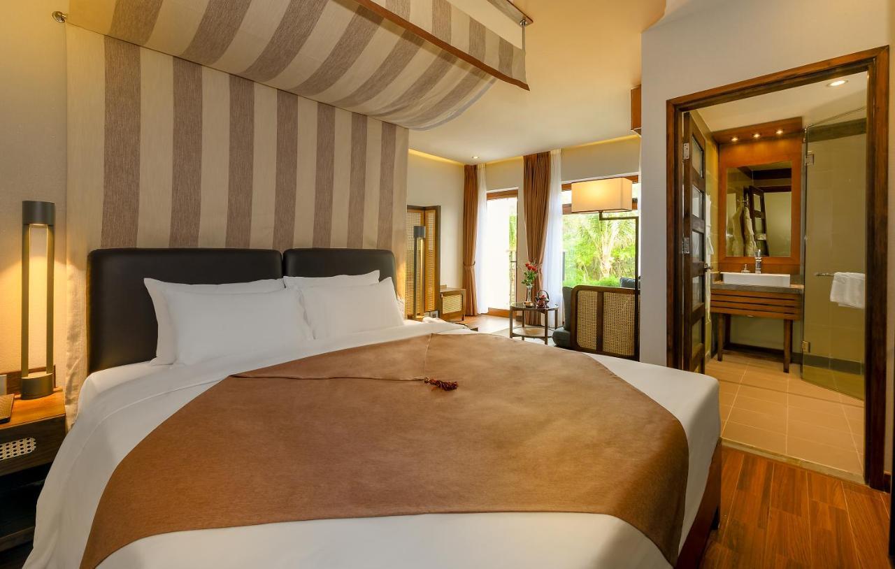 The Blossom Hoi An Ocean Front Hotel & Spa Exterior photo