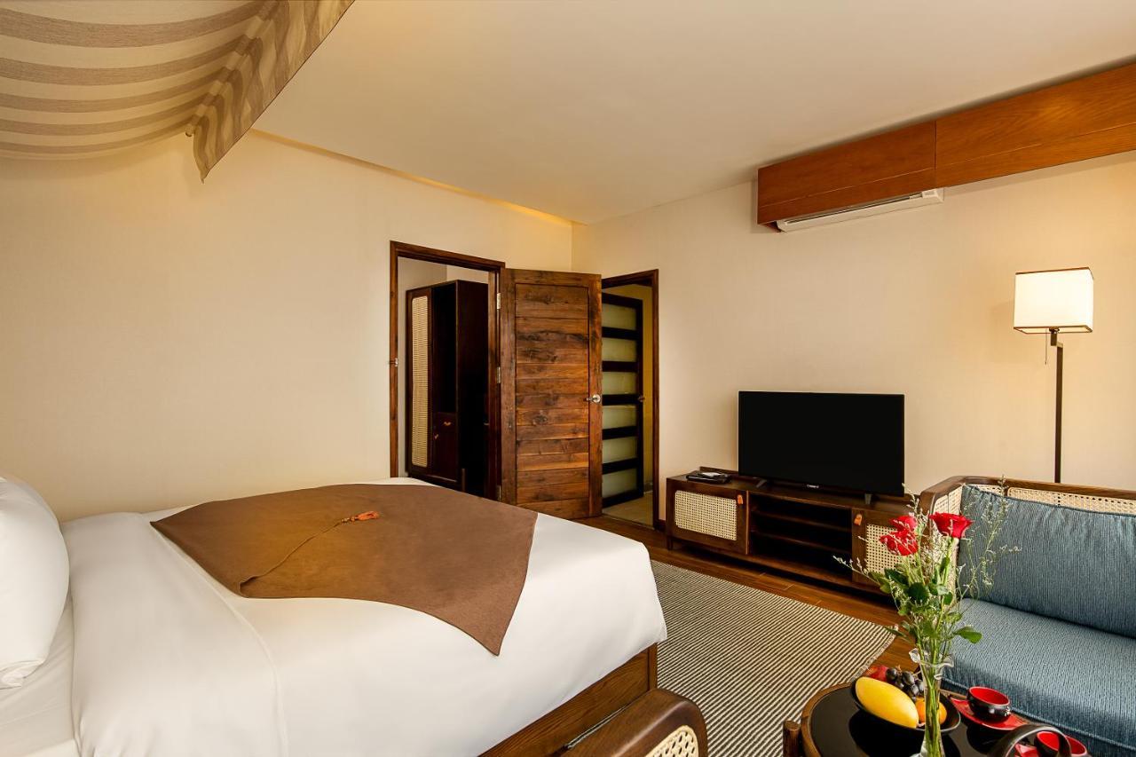 The Blossom Hoi An Ocean Front Hotel & Spa Exterior photo